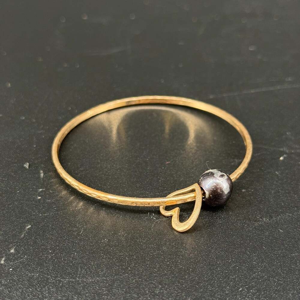 Gold Tone Faux Black Pearl Hawaiian Heart Charm Bangle Bracelet